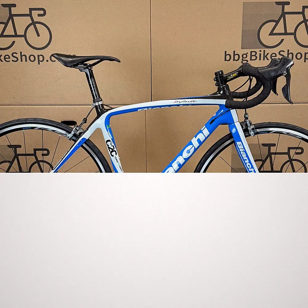 Used Bianchi Infinito, 11-speed Shimano Ultegra, Carbon Fiber Road Bike, 53cm